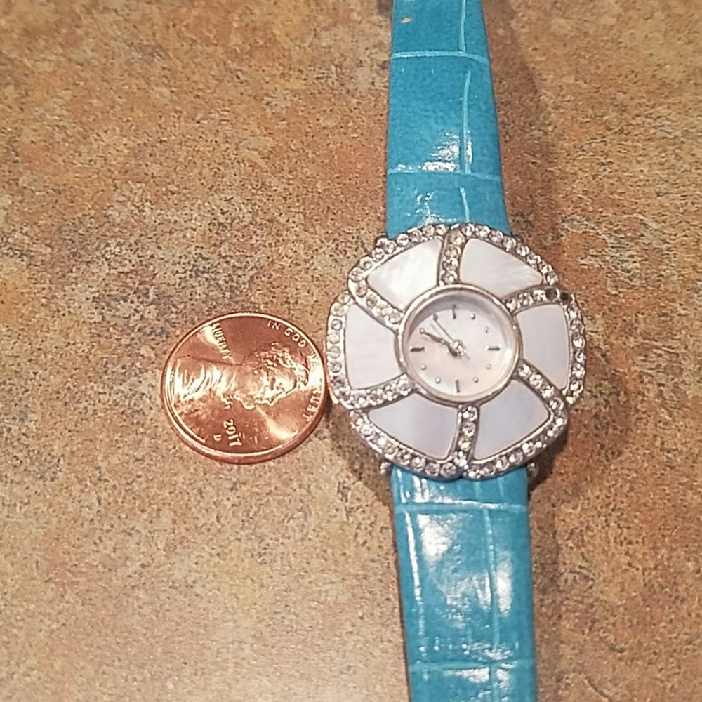 5️⃣for $2️⃣0️⃣ Beautiful watch 🦉